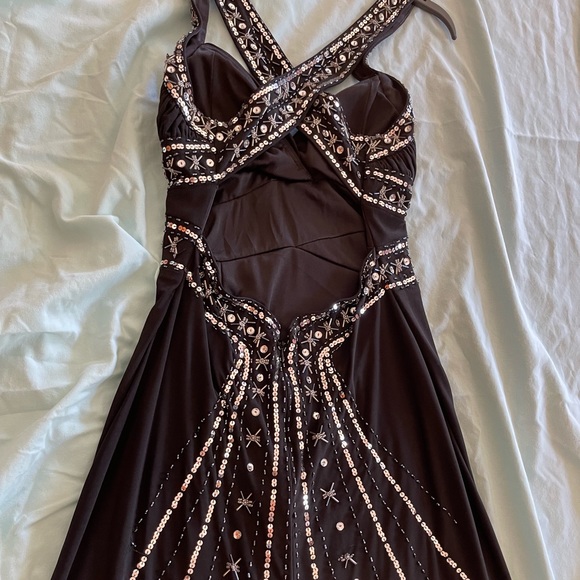 Prom dress with train - Picture 3 of 7